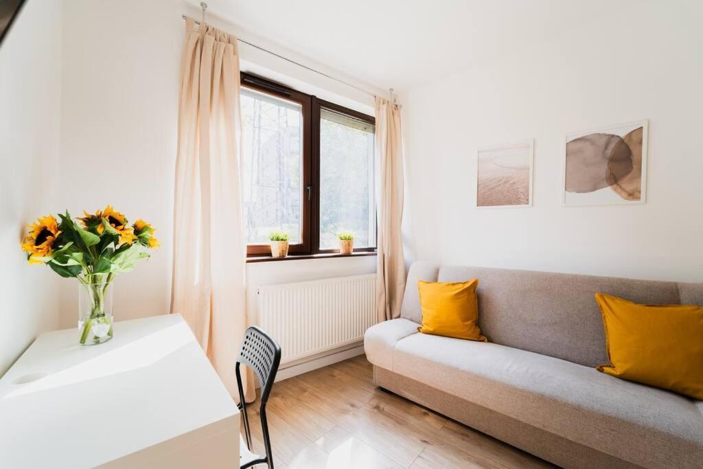 City Center - 3 Rooms - New Building - Private Parking Place - Garage Вроцлав Екстериор снимка