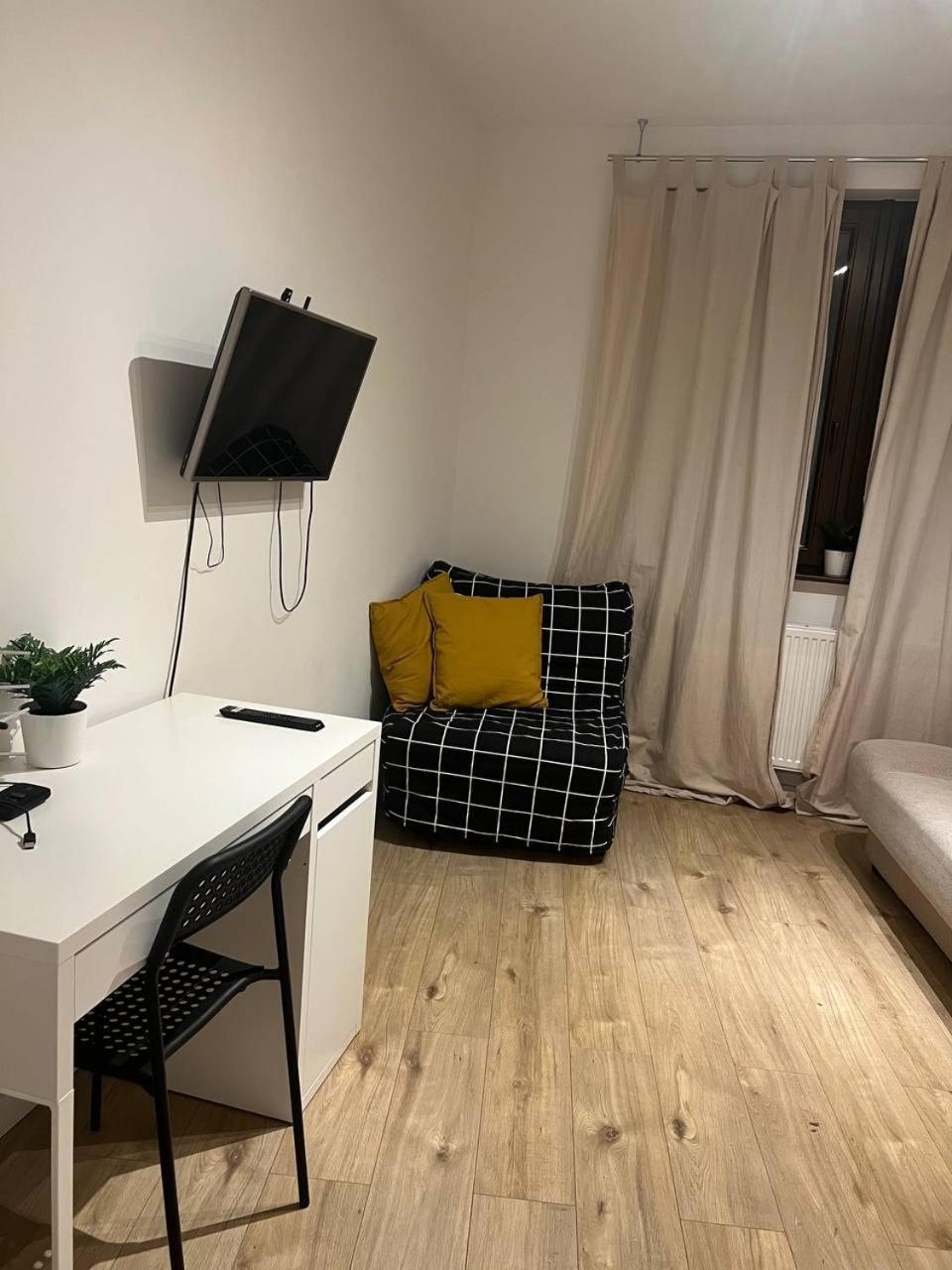 City Center - 3 Rooms - New Building - Private Parking Place - Garage Вроцлав Екстериор снимка