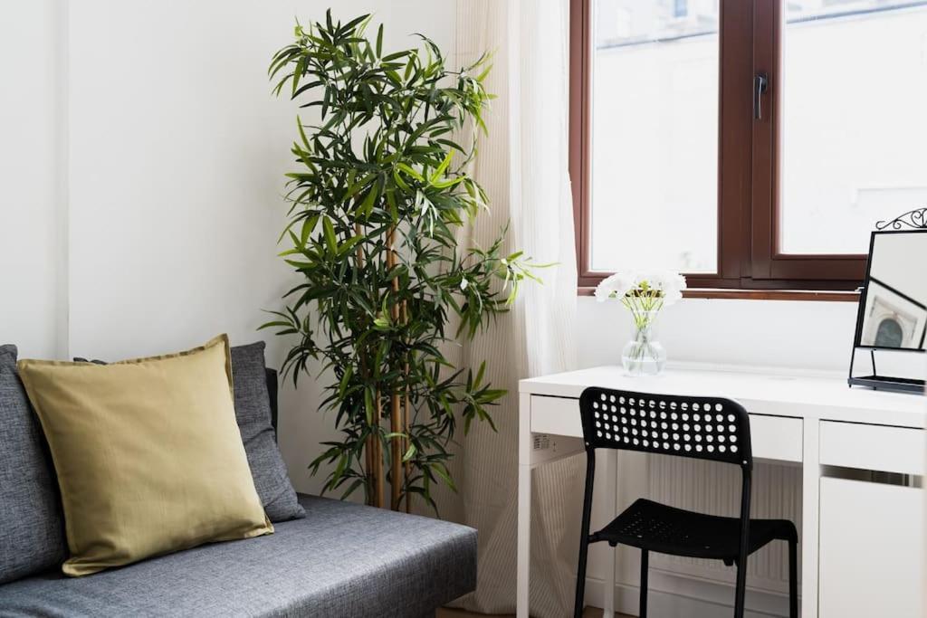 City Center - 3 Rooms - New Building - Private Parking Place - Garage Вроцлав Екстериор снимка